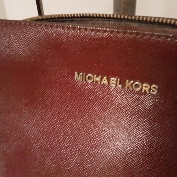 Michael Kors Wine Burgundy Leather Crossbody andMatching Wallet - Picture 5 of 8